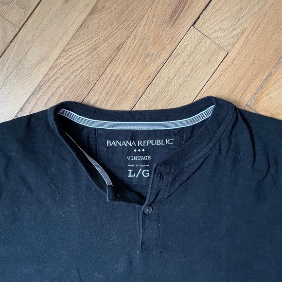 Banana Republic Men’s Sz L Black Henley T-Shirt - Picture 2 of 3